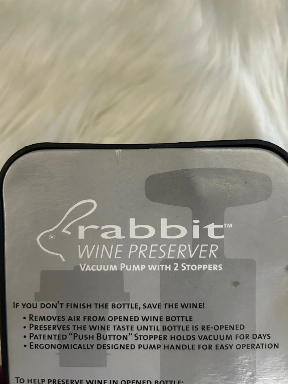 NWT Rabbit Wine Preserver Vacuum Pump with 2 Stoppers - Silver
